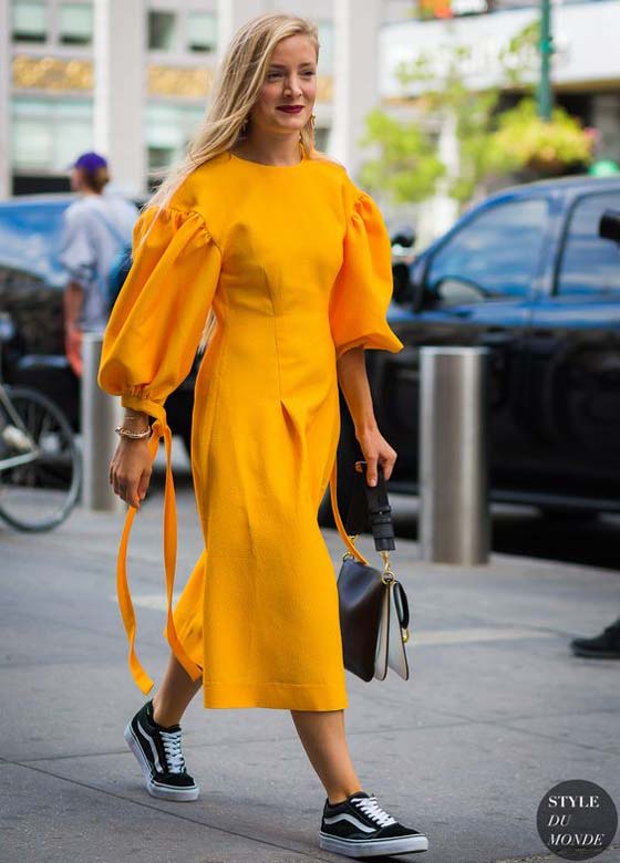 Robe et accessoires jaune vif