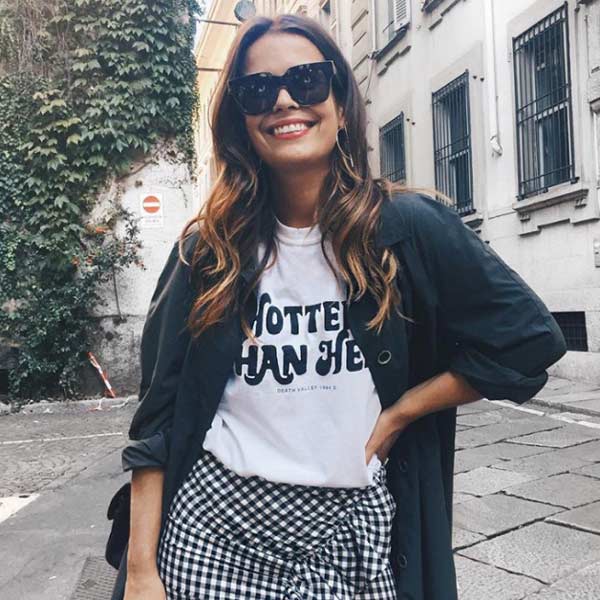 Look élégant avec un t-shirt tendance