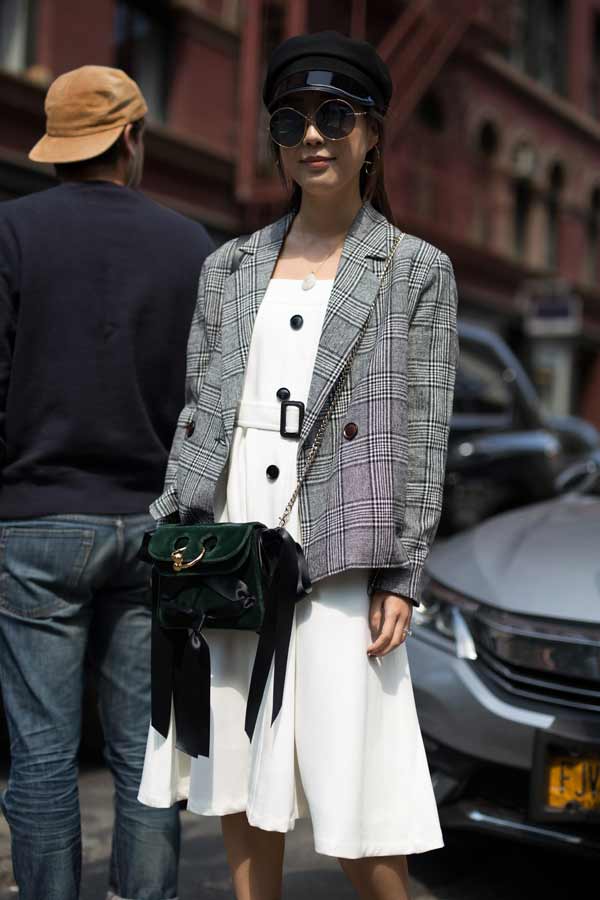 Accessoires et bijoux de manière élégante