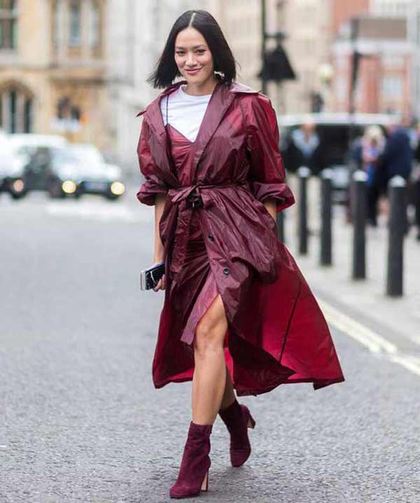 Robe d'été + T-shirt + bottines + imperméable