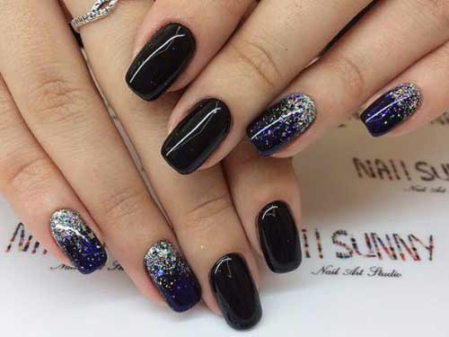 Paillettes + motifs de manucure noirs