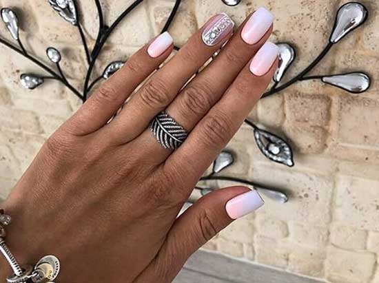 Manucure douce rose