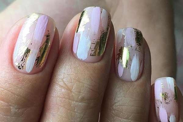 Manucure d'automne élégante sur les ongles