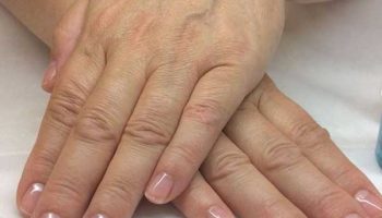 Bains de mains contre la sécheresse et les taches de vieillesse
