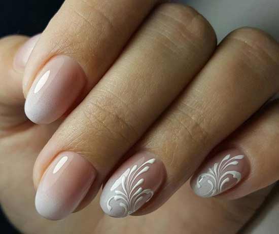 Monogrammes d'hiver sur les ongles