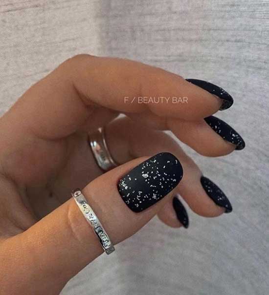 Conceptions de manucure noir mat 2019-2020