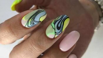 Design à la mode des ongles ovales 2019-2020