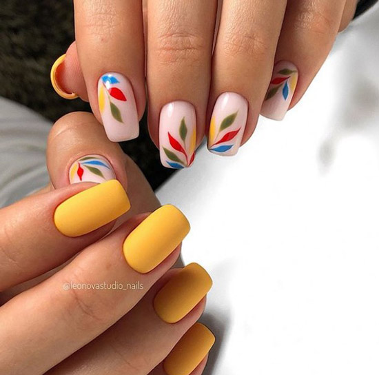 Manucure d'automne pour ongles moyens