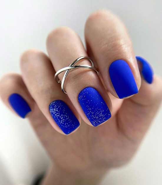 Manucure d'hiver pour ongles courts