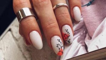 Manucure délicate ongles longs