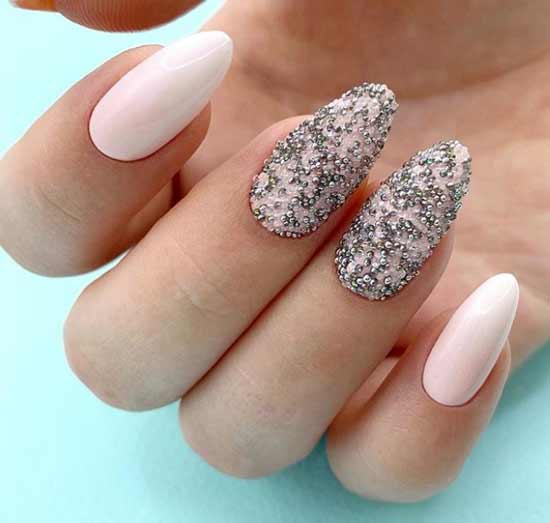 Manucure nude chic
