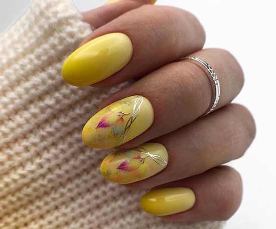 Manucure jaune d'été