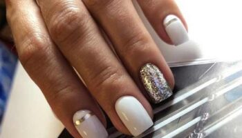 Photo de manucure blanche