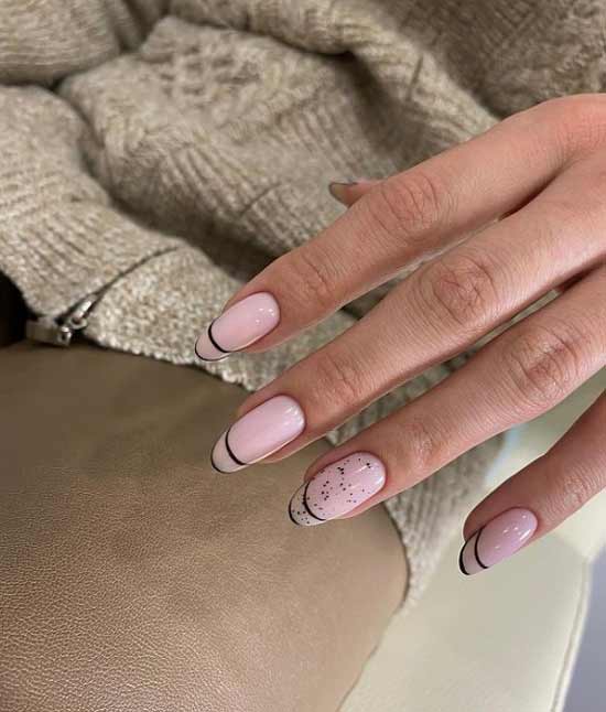 Ongles noirs sourit