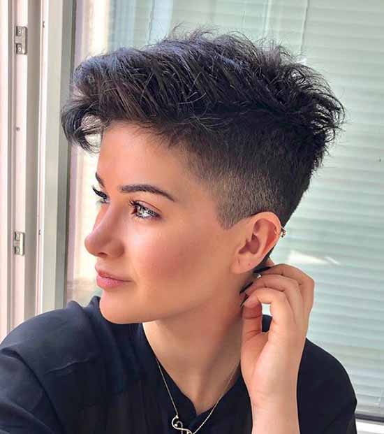 Coupes de cheveux asymétriques : 80 idées de photos, types, tendances de la mode