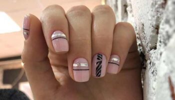 La conception des ongles est simple et belle