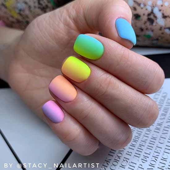 Design pour les ongles courts 2021: nouvelle manucure, idées de photo