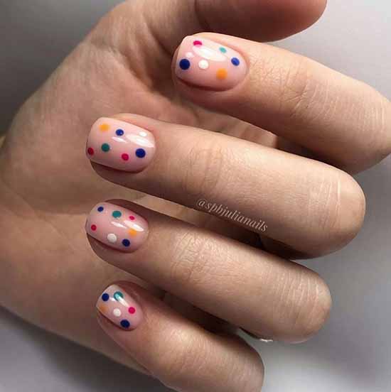 Design pour les ongles courts 2021: nouvelle manucure, idées de photo