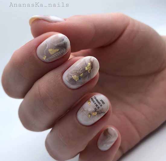 Manucure ovale nude