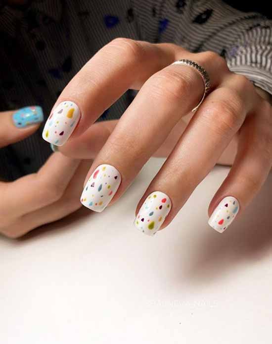 Conception d'ongles délicats 2021: photos avec actualités