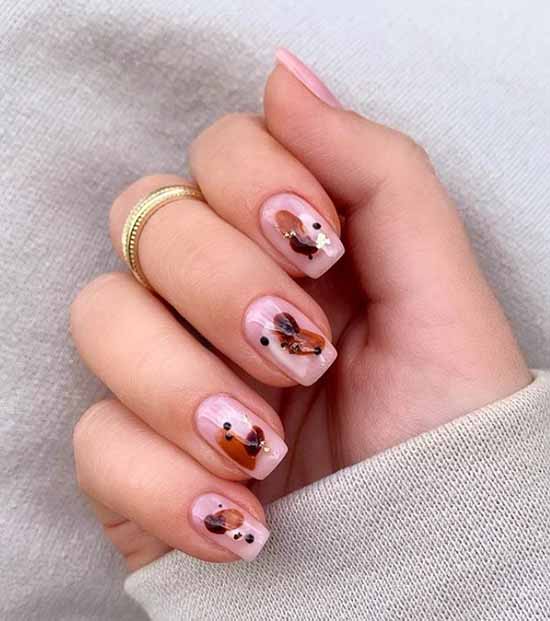 Les principales tendances en design d'ongles automne 2021: nouvelles photos