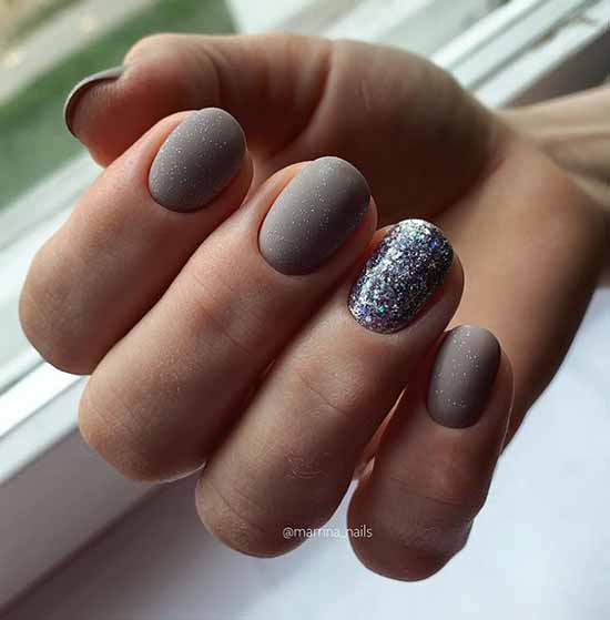 Beaux ongles mats: design, nouvelle manucure sur la photo