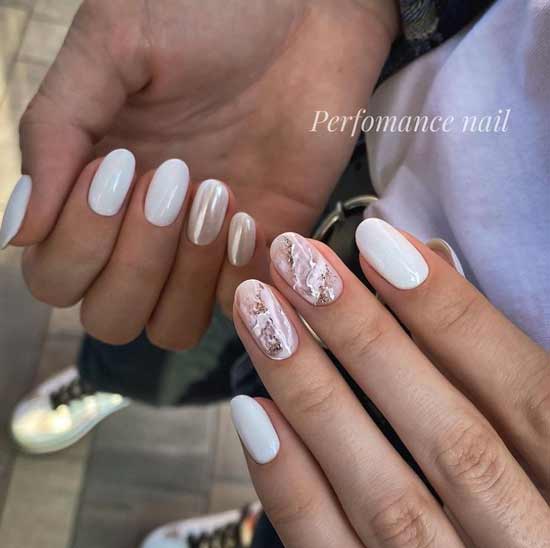 Manucure pailletée beige et blanche