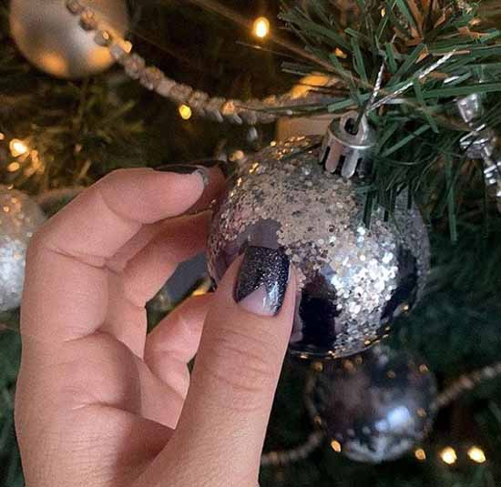 Tendances manucure hiver 2021 : couleurs, designs, nouveautés