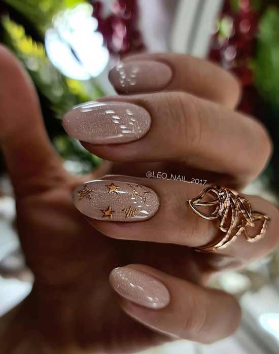 Mélange de décor brillant sur les ongles