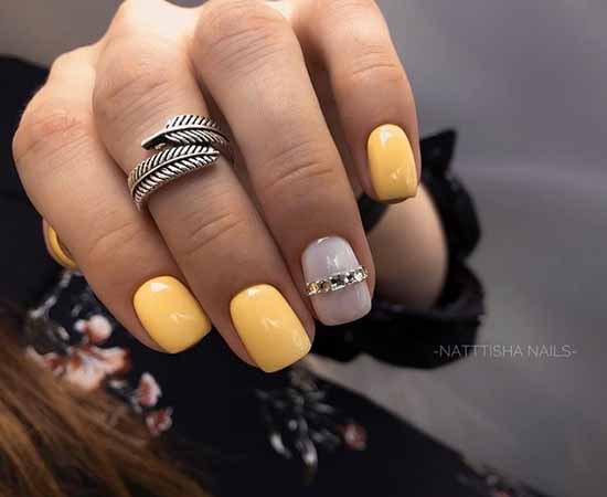 Jaune avec strass