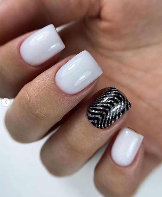 Dessins d'ongles en noir et blanc