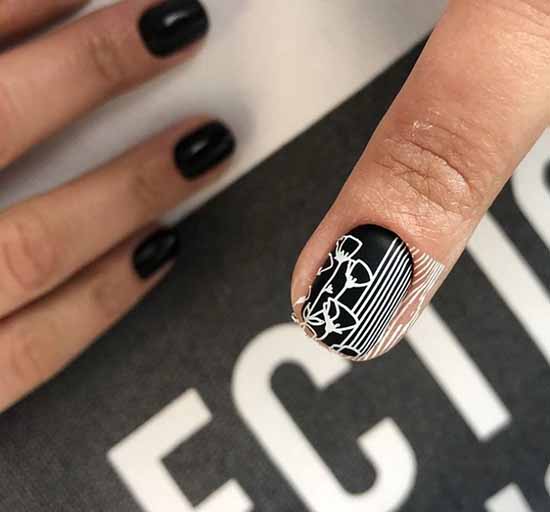 Manucure estampage noir et blanc