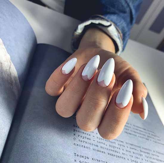 Manucure lunaire