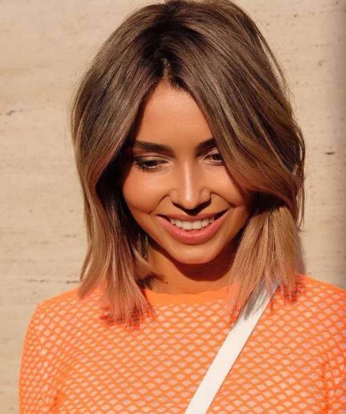 Les meilleures coupes de cheveux pour cheveux raides 2021 : photos, tendances