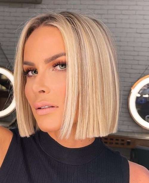 Les meilleures coupes de cheveux pour cheveux raides 2021 : photos, tendances