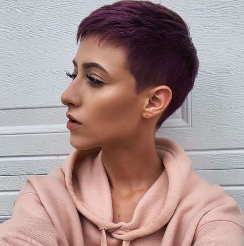 Les meilleures coupes de cheveux pour cheveux raides 2021 : photos, tendances