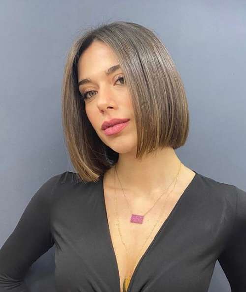 Les meilleures coupes de cheveux pour cheveux raides 2021 : photos, tendances