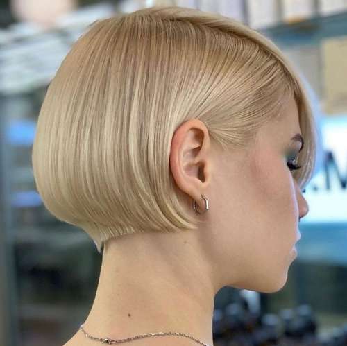 Les meilleures coupes de cheveux pour cheveux raides 2021 : photos, tendances