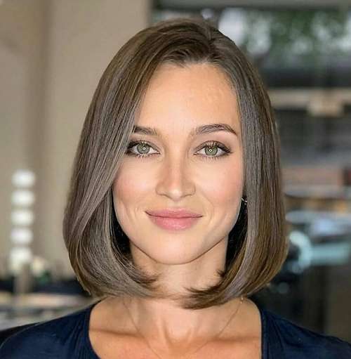Les meilleures coupes de cheveux pour cheveux raides 2021 : photos, tendances
