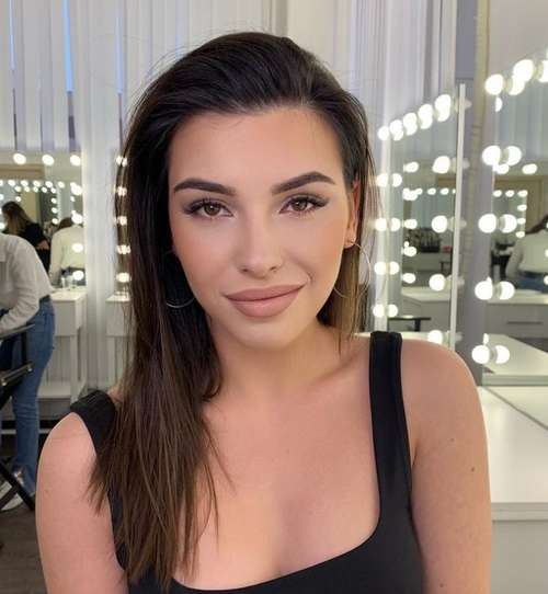 Les meilleures coupes de cheveux pour cheveux raides 2021 : photos, tendances