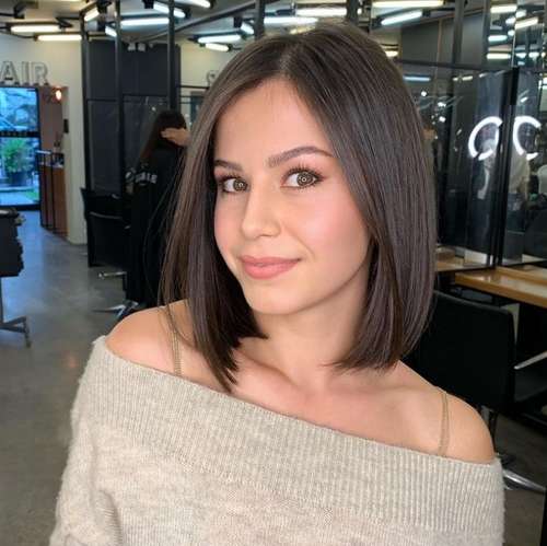 Les meilleures coupes de cheveux pour cheveux raides 2021 : photos, tendances