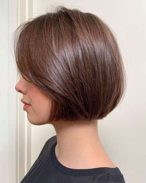 Bob kare avec frange 2021: photos de coupes de cheveux à la mode, tendances