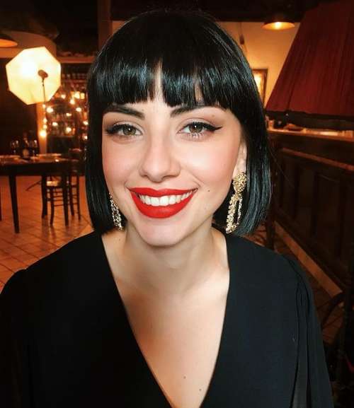 Bob kare avec frange 2021: photos de coupes de cheveux à la mode, tendances