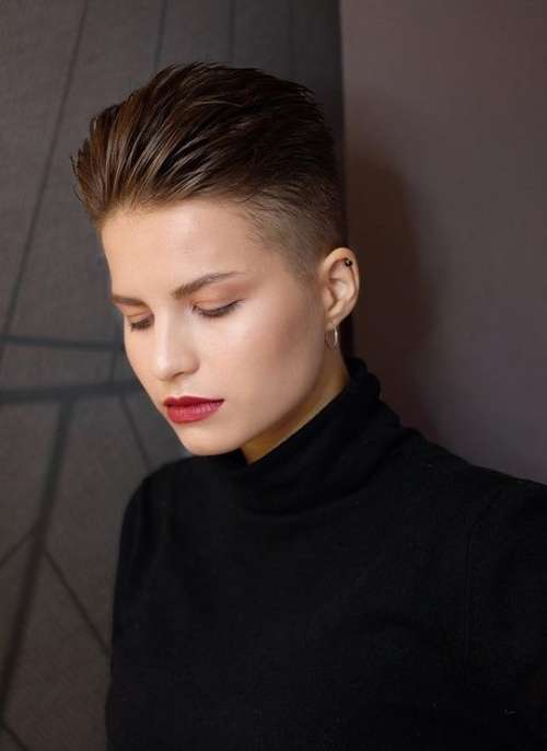 Coupes de cheveux courtes pour les femmes sans frange 2021: photos, actualités mode