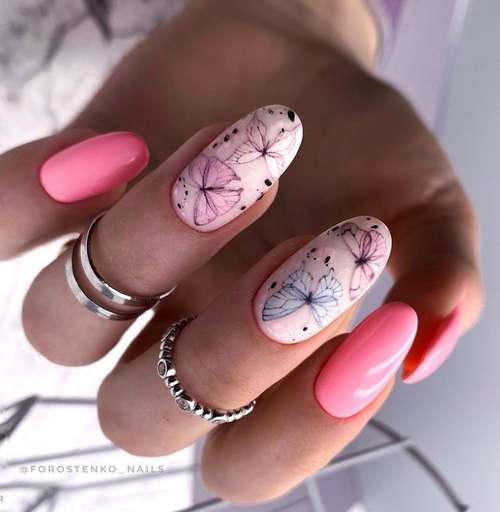 Manucure corail avec papillons