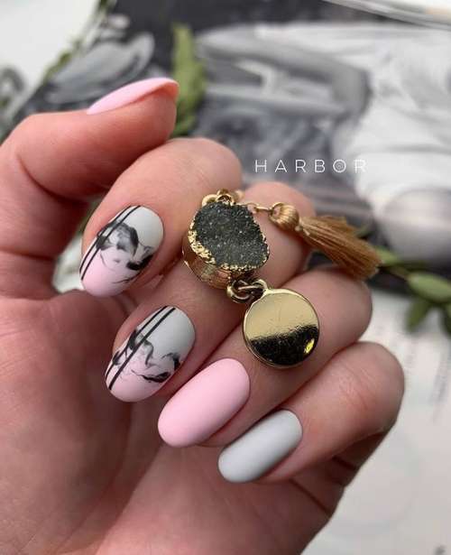 Manucure rose 2021: nouveautés à la mode de la manucure rose