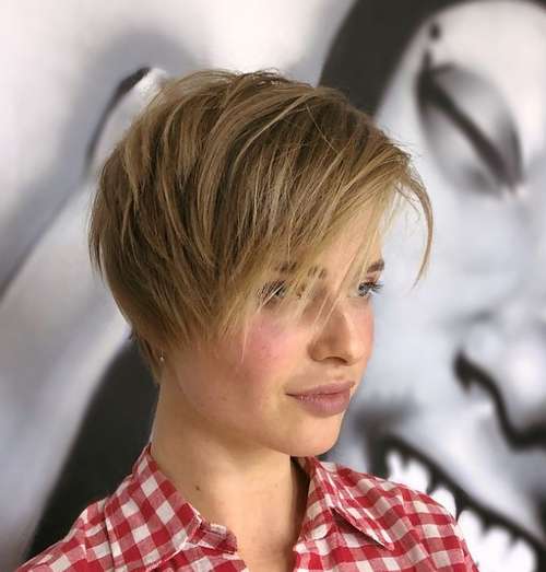 Coupes de cheveux à la mode pour les filles 2021: actualités, tendances, photos
