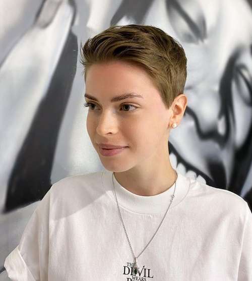 Coupes de cheveux à la mode pour les filles 2021: actualités, tendances, photos