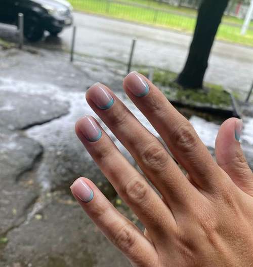 Manucure lunaire 2021-2022: photos, nouveaux designs d'ongles