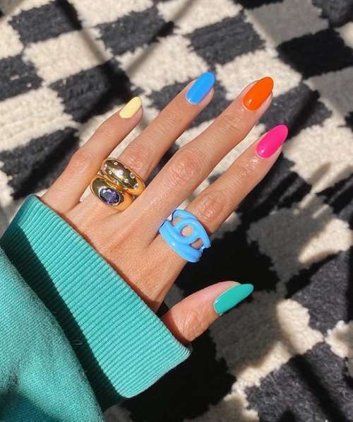 Différents designs d'ongles : une nouvelle tendance 2021-2022, photo
